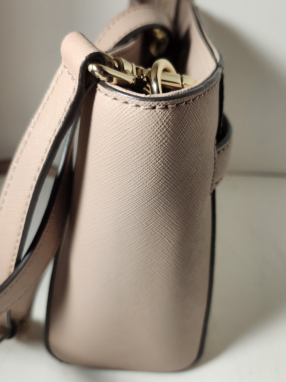 Michael Kors Women's Leather Crossbody Bag in Taupe/ Pastel Pink Hamilton - Picture 8 of 16